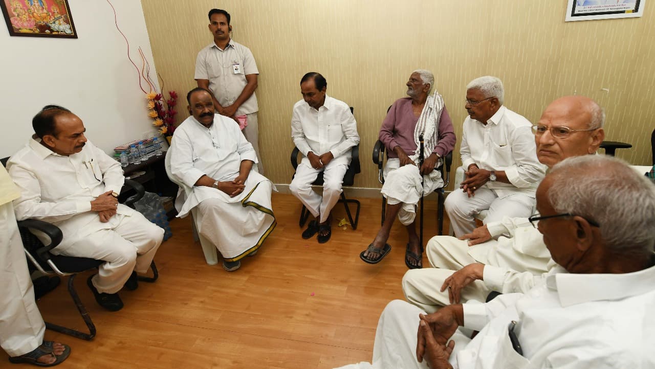 KCR 's tributes to his sister KCR 's tributes to his sister