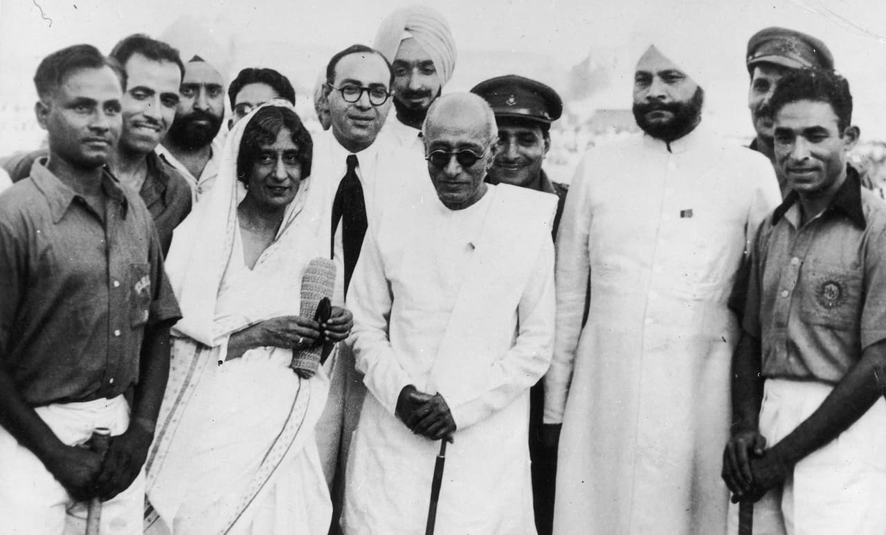 1948 ಲಂಡನ್ ಒಲಿಂಪಿಕ್ಸ್ನಲ್ಲಿ ಭಾರತ ಹಾಕಿ ತಂಡಕ್ಕೆ ಚಿನ್ನದ ಪದಕ 1948 ಲಂಡನ್ ಒಲಿಂಪಿಕ್ಸ್ನಲ್ಲಿ ಭಾರತ ಹಾಕಿ ತಂಡಕ್ಕೆ ಚಿನ್ನದ ಪದಕ