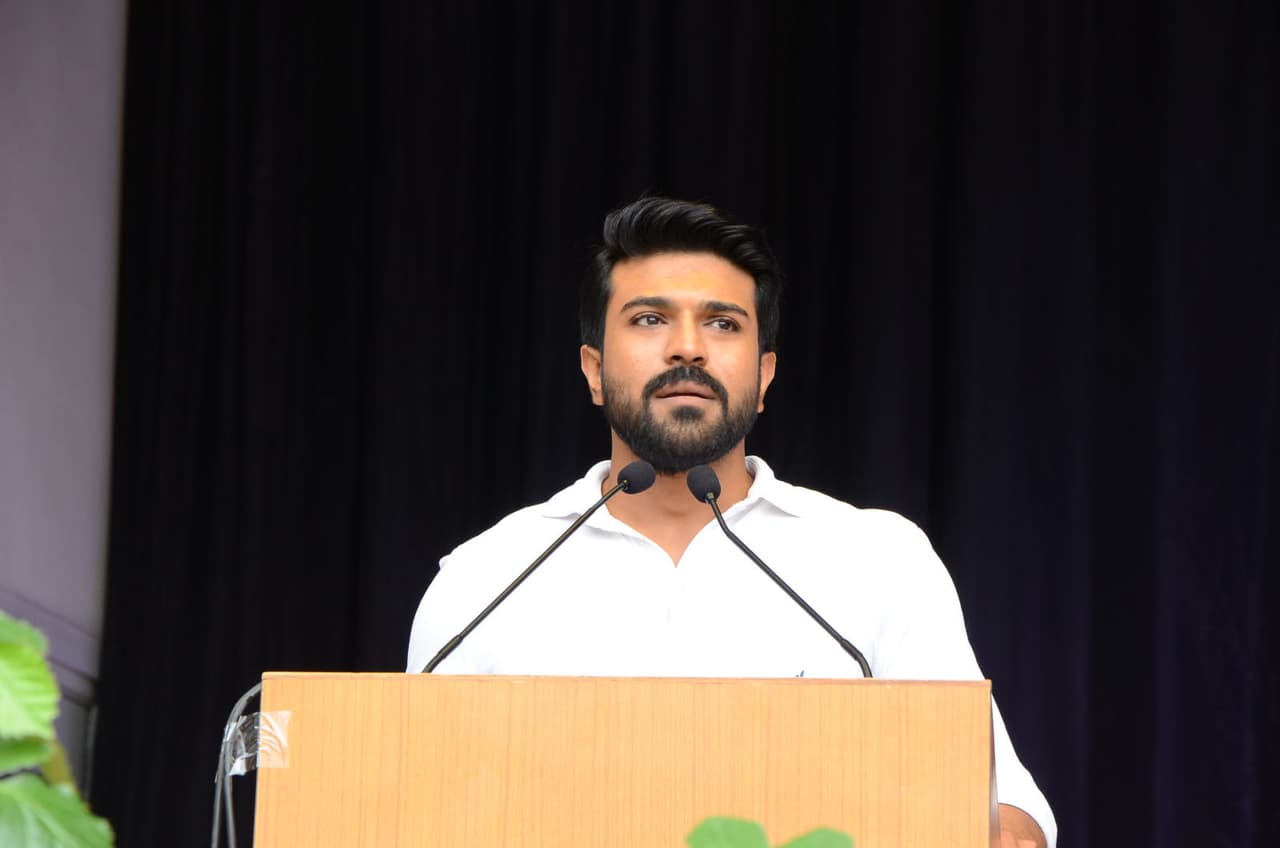 Ram Charan Celebrates Independence Day In Chirec School Photos