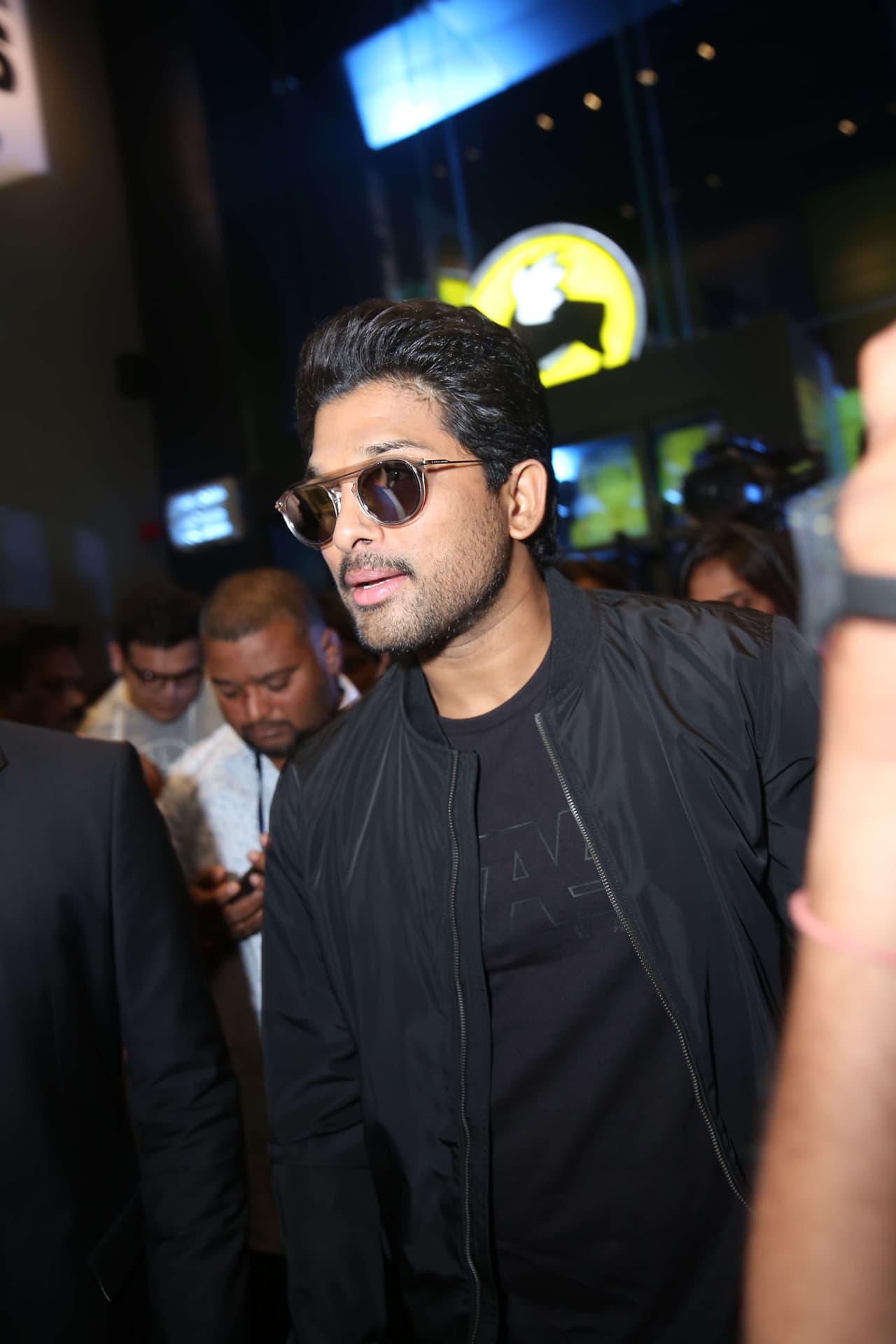 cine actor Allu arjun inaugurates BDUBS Restaurant