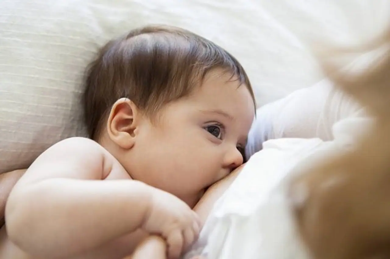 <p>ప్రస్తుతం ప్రపంచాన్ని మహమ్మారి వణికిస్తున్న తరుణంలో కోవిద్ 19 బారిన పడకుండా ఉండాలంటే టీకాలే ఉత్తమమైన మార్గం. సెకండ్ వేవ్, కరోనా ఉత్పరివర్తన వైరస్ లు తీవ్రస్థాయిలో భయపెడుతున్నాయి. </p> <p>ప్రస్తుతం ప్రపంచాన్ని మహమ్మారి వణికిస్తున్న తరుణంలో కోవిద్ 19 బారిన పడకుండా ఉండాలంటే టీకాలే ఉత్తమమైన మార్గం. సెకండ్ వేవ్, కరోనా ఉత్పరివర్తన వైరస్ లు తీవ్రస్థాయిలో భయపెడుతున్నాయి. </p>