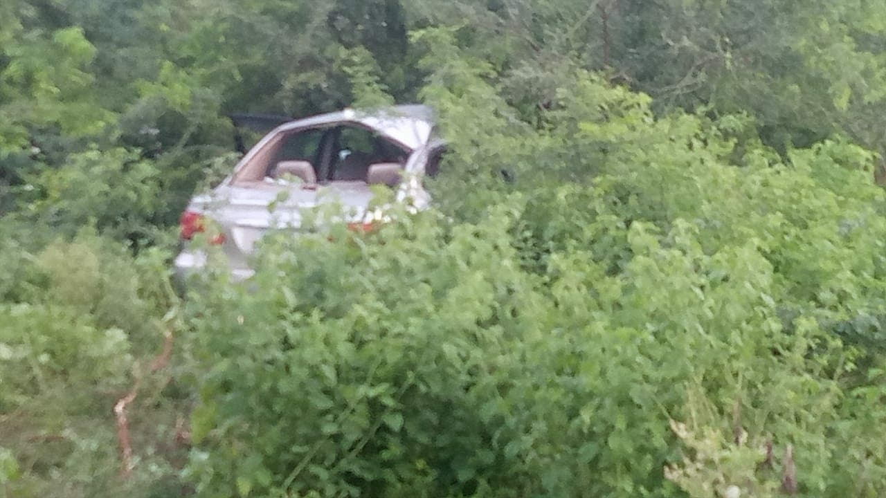 రోడ్డు ప్రమాదంలో హరిక్రిష్ణ దుర్మరణం రోడ్డు ప్రమాదంలో హరిక్రిష్ణ దుర్మరణం