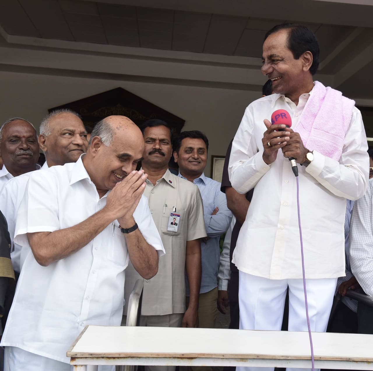 విద్యుత్ ఉద్యోగులతో ఏర్పాటు చేసిన సమావేశంలో ముఖ్యమంత్రి కె.చంద్రశేఖర్ రావు విద్యుత్ ఉద్యోగులతో ఏర్పాటు చేసిన సమావేశంలో ముఖ్యమంత్రి కె.చంద్రశేఖర్ రావు