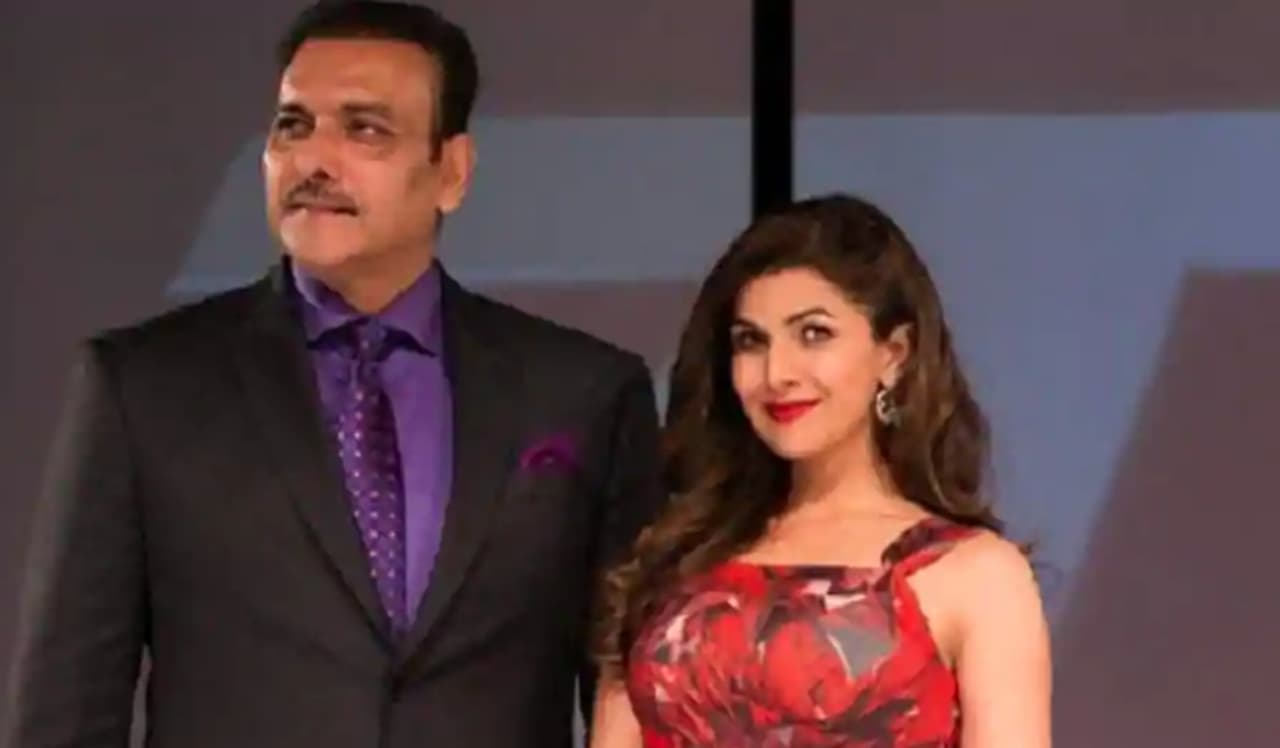 1. ನಿಮ್ರತ್ ಕೌರ್ ರವಿಶಾಸ್ತ್ರಿ 1. ನಿಮ್ರತ್ ಕೌರ್ ರವಿಶಾಸ್ತ್ರಿ