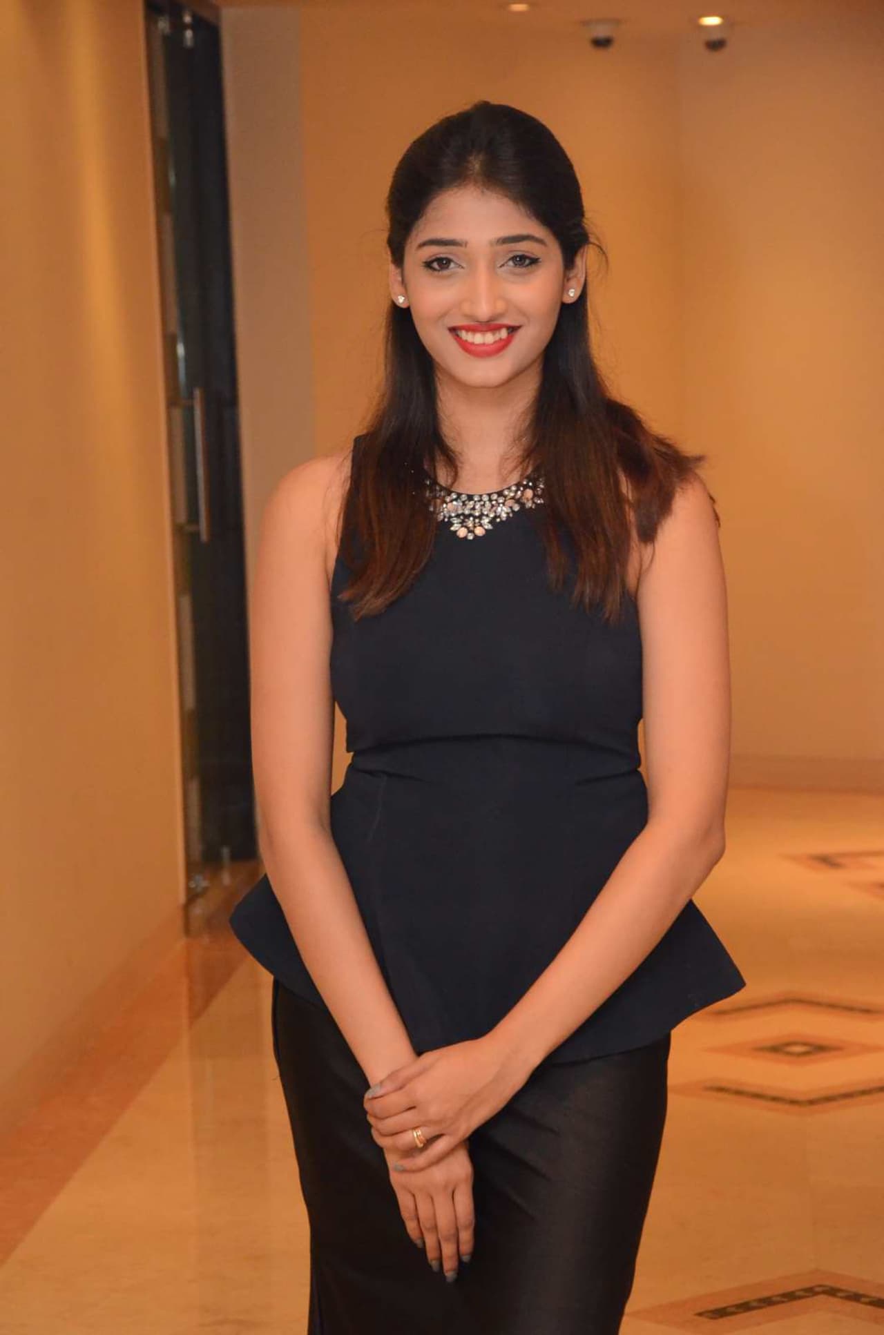 ప్రియ వడ్లమణి లేటెస్ట్ ఫోటో గ్యాలరీ ప్రియ వడ్లమణి లేటెస్ట్ ఫోటో గ్యాలరీ