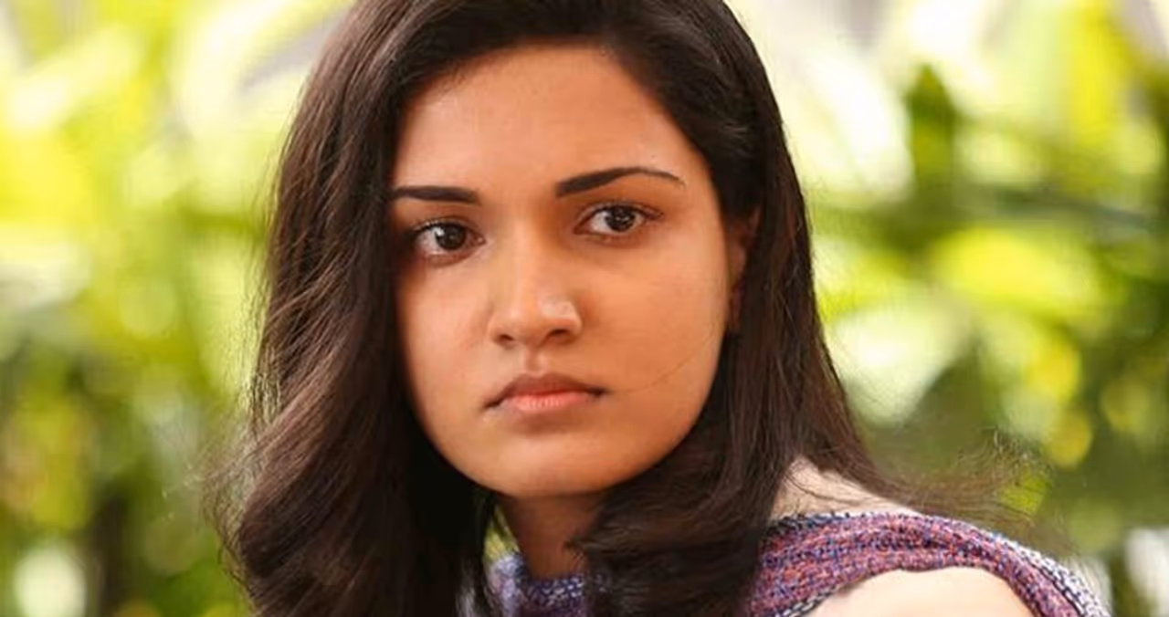 <p>Malayalam actress Honey Rose was mired in controversy in Mollywood after her liplock scene in the movie One by Two</p> <p>Malayalam actress Honey Rose was mired in controversy in Mollywood after her liplock scene in the movie One by Two</p>