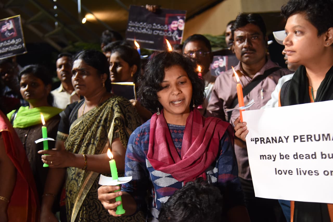 ప్రణయ్ హత్యకు నిరసనగా ట్యాంక్ బండ్ పై కొవ్వొత్తుల ప్రదర్శన ప్రణయ్ హత్యకు నిరసనగా ట్యాంక్ బండ్ పై కొవ్వొత్తుల ప్రదర్శన