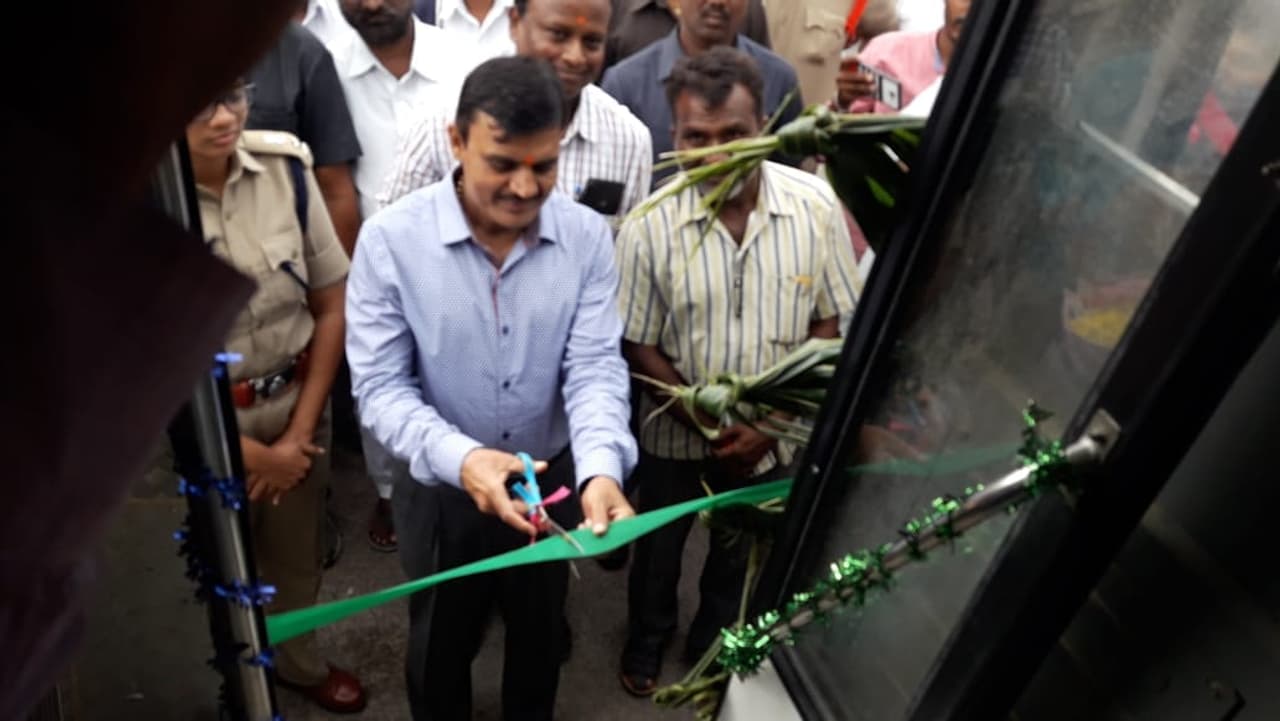 ఇకనుంచి కొండగట్టుకు మినీ బస్సులు ( ఫోటోలు) ఇకనుంచి కొండగట్టుకు మినీ బస్సులు ( ఫోటోలు)