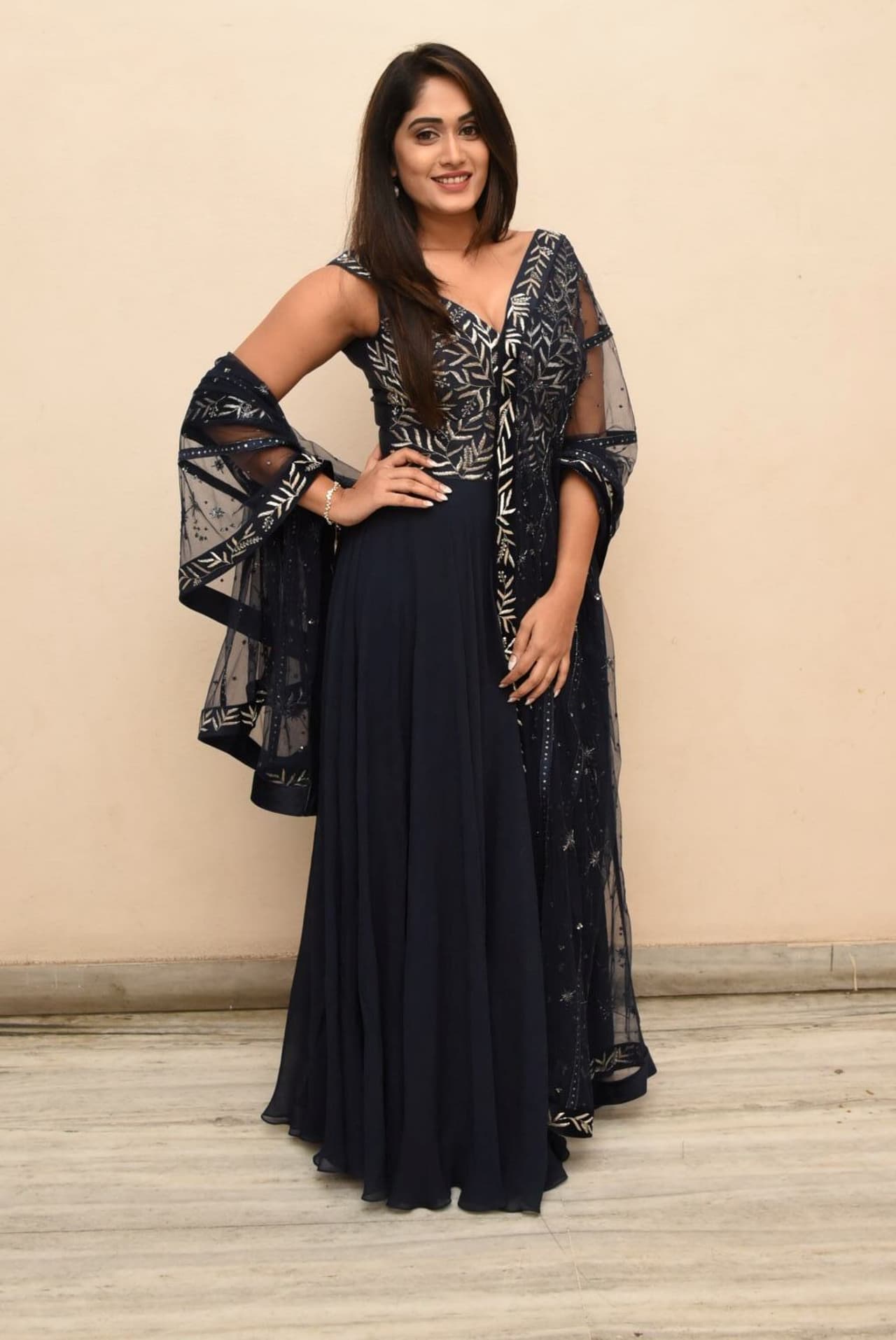 సౌమ్యా వేణుగోపాల్ లేటెస్ట్ ఫోటోస్ సౌమ్యా వేణుగోపాల్ లేటెస్ట్ ఫోటోస్