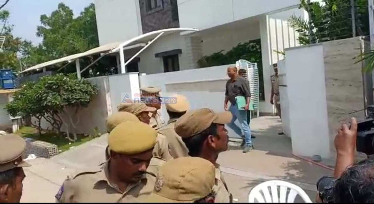 ఆస్తుల ఆరాకు బ్యాంకుకు రేవంత్ భార్య