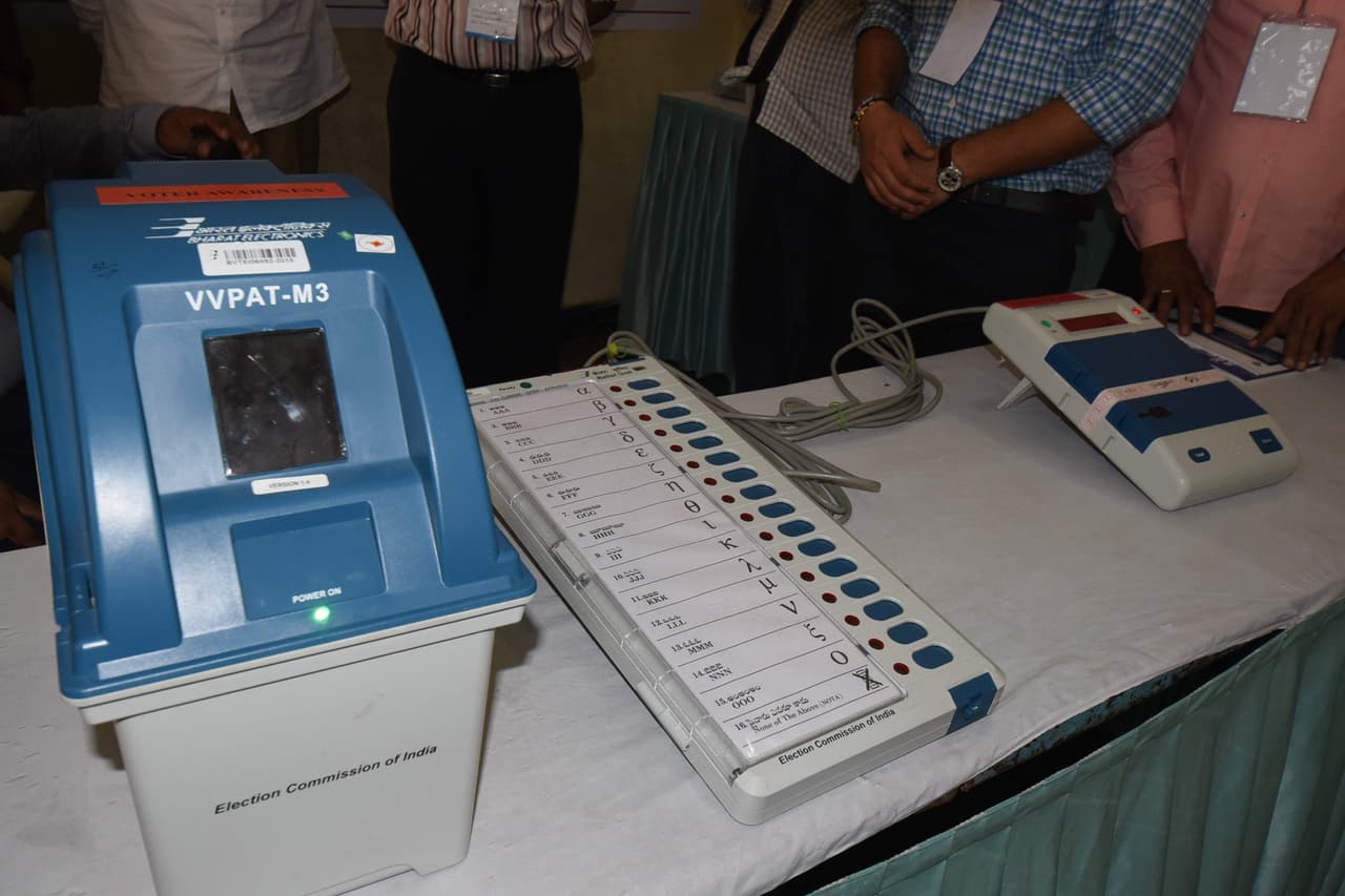 హైదరాబాదులో ఈవిఎంలు, వివి ప్యాట్స్ పై అవగాహన (ఫొటోలు)