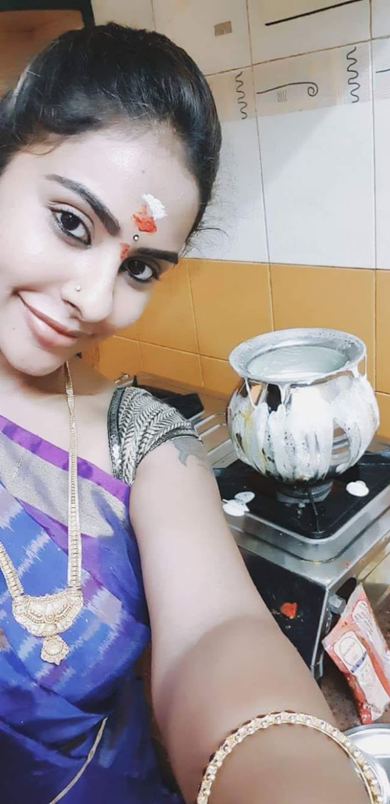 చెన్నైలో శ్రీరెడ్డి గృహ ప్రవేశం (ఫొటోలు) చెన్నైలో శ్రీరెడ్డి గృహ ప్రవేశం (ఫొటోలు)