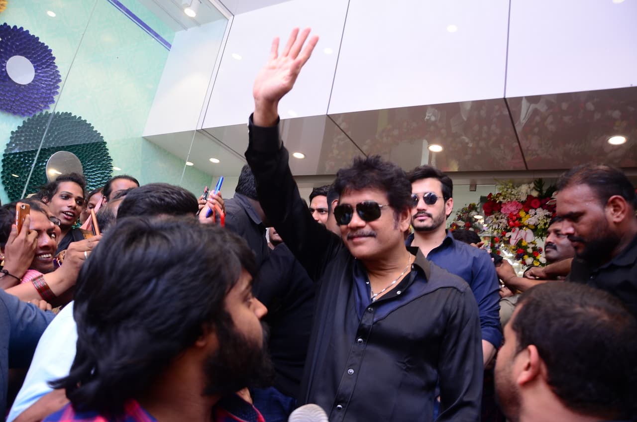 నాగార్జున, అఖిల్ చేతుల మీదగా ప్రారంభమైన సౌతిండియా షాపింగ్ మాల్