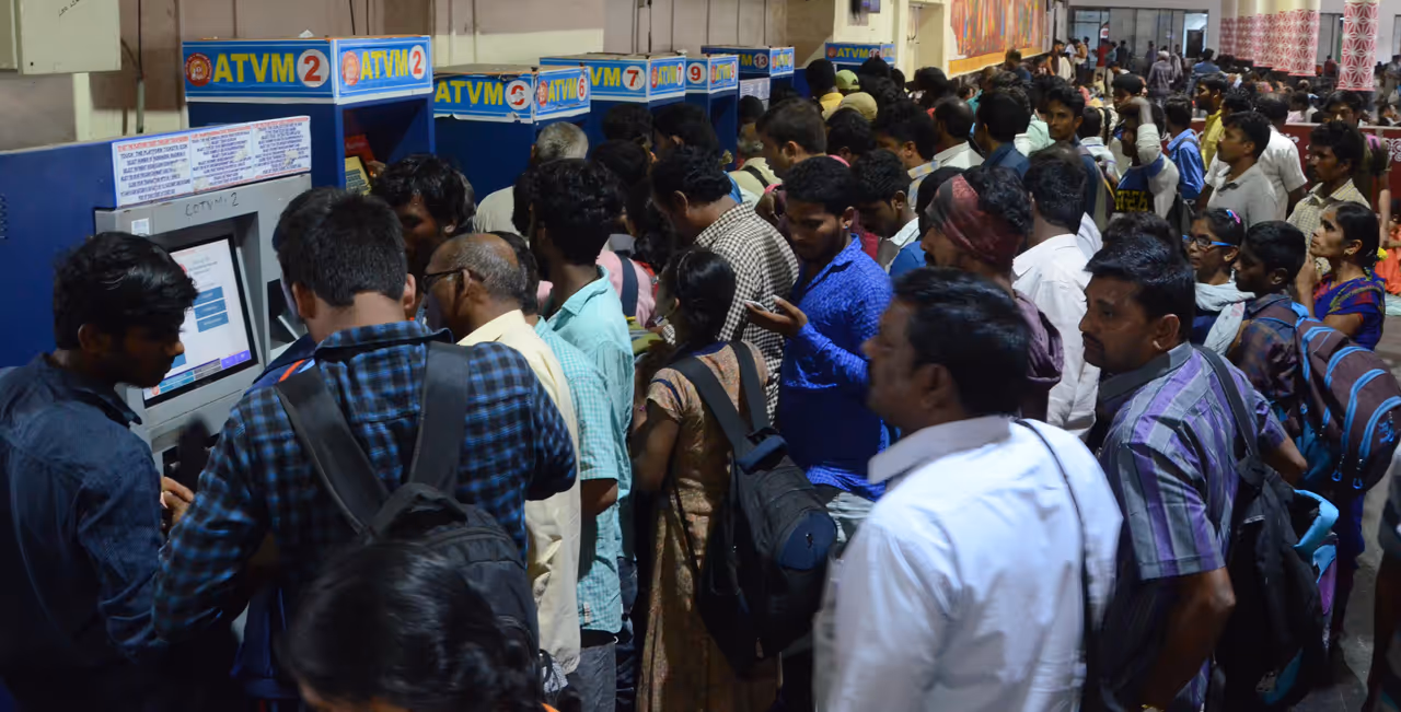 ఊళ్లకు పోదాం.. చలో చలో... ఊళ్లకు పోదాం.. చలో చలో...