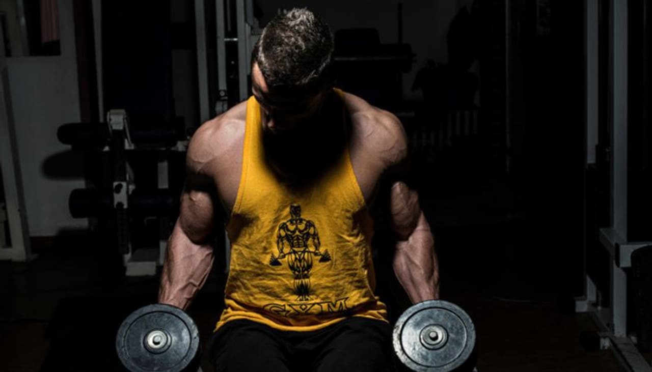 <p> ಬಾರ್ಬೆಲ್ ಸ್ಕ್ವಾಟ್ಗಳು, ಬೆಂಚ್ ಪ್ರೆಸ್ ಮತ್ತು ಓವರ್ಹೆಡ್ ಪ್ರೆಸ್ನಂತಹ ಸಂಯುಕ್ತ ವ್ಯಾಯಾಮಗಳು ಮಸಲ್ ಬಿಲ್ಡಿಂಗ್ ಗೆ ಅಗತ್ಯವಾಗಿದೆ. ಈ ವ್ಯಾಯಾಮಗಳು ಒಂದೇ ಸಮಯದಲ್ಲಿ ಅನೇಕ ಸ್ನಾಯು ಗುಂಪುಗಳ ಮೇಲೆ ಕೆಲಸ ಮಾಡುತ್ತವೆ. ಆದರೆ ಸರಿಯಾದ ಪೌಷ್ಠಿಕಾಂಶದ ಬೆಂಬಲವಿಲ್ಲದೆ, ನಿಮ್ಮ ಪ್ರಗತಿಯು ನಿರುಪಯೋಗವಾಗುತ್ತದೆ. </p> <p> ಬಾರ್ಬೆಲ್ ಸ್ಕ್ವಾಟ್ಗಳು, ಬೆಂಚ್ ಪ್ರೆಸ್ ಮತ್ತು ಓವರ್ಹೆಡ್ ಪ್ರೆಸ್ನಂತಹ ಸಂಯುಕ್ತ ವ್ಯಾಯಾಮಗಳು ಮಸಲ್ ಬಿಲ್ಡಿಂಗ್ ಗೆ ಅಗತ್ಯವಾಗಿದೆ. ಈ ವ್ಯಾಯಾಮಗಳು ಒಂದೇ ಸಮಯದಲ್ಲಿ ಅನೇಕ ಸ್ನಾಯು ಗುಂಪುಗಳ ಮೇಲೆ ಕೆಲಸ ಮಾಡುತ್ತವೆ. ಆದರೆ ಸರಿಯಾದ ಪೌಷ್ಠಿಕಾಂಶದ ಬೆಂಬಲವಿಲ್ಲದೆ, ನಿಮ್ಮ ಪ್ರಗತಿಯು ನಿರುಪಯೋಗವಾಗುತ್ತದೆ. </p>