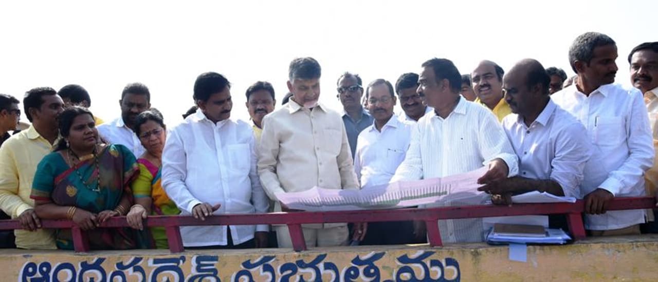పోలవరంను సందర్శించిన చంద్రబాబు