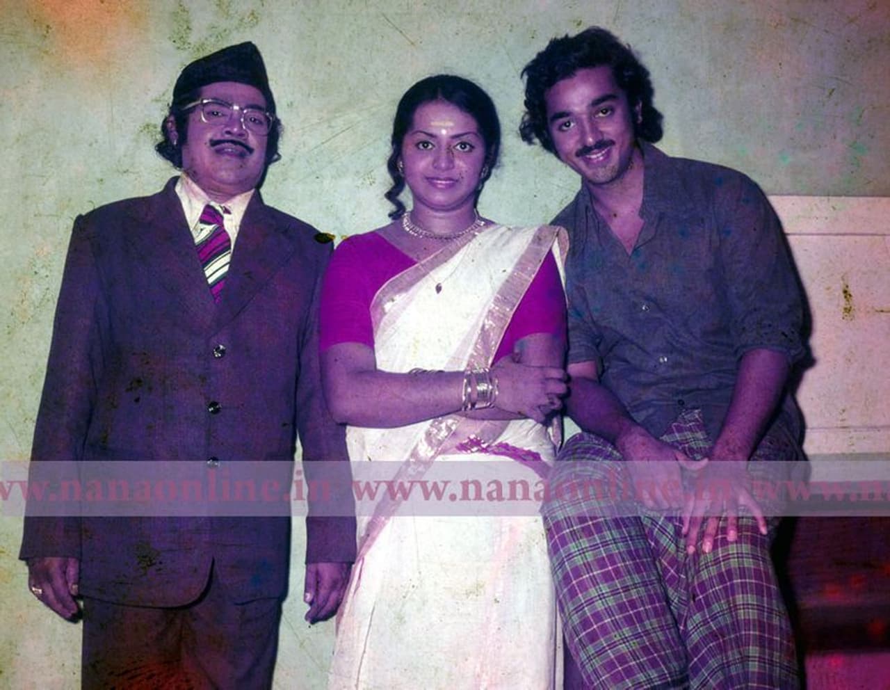 അടൂര് ഭാസി, മല്ലിക സുകുമാരന്, കമല് ഹാസന് (ചിത്രം നാന) അടൂര് ഭാസി, മല്ലിക സുകുമാരന്, കമല് ഹാസന് (ചിത്രം നാന)