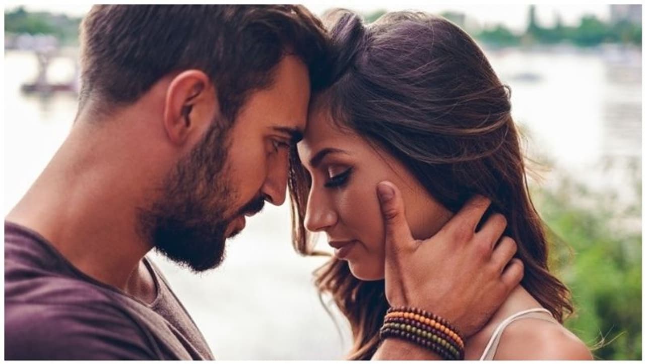 శృంగారమంటే ఆసక్తి లేని వారు అరుదుగా ఉంటారు. దాని మీద ఎంత ఆసక్తి ఉన్నా... కొందరు మాత్రం పడక గదిలో ఫెయిల్ అవుతూ ఉంటారు. శృంగారమంటే ఆసక్తి లేని వారు అరుదుగా ఉంటారు. దాని మీద ఎంత ఆసక్తి ఉన్నా... కొందరు మాత్రం పడక గదిలో ఫెయిల్ అవుతూ ఉంటారు.