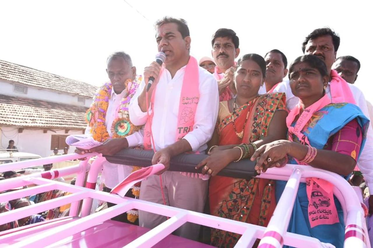 ప్రచారంలో కేటీఆర్ దూకుడు ప్రచారంలో కేటీఆర్ దూకుడు