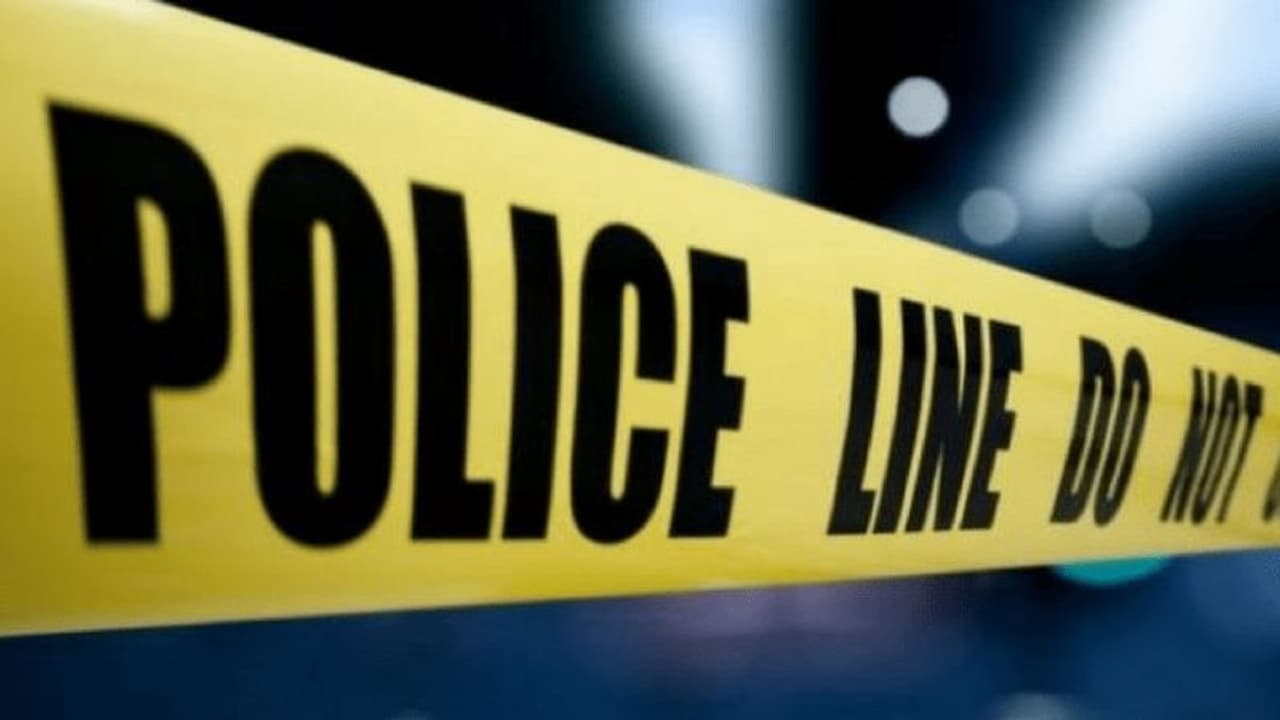 <p>భర్తను హత్య చేసి ఇంట్లోనే పూడ్చిపెట్టిన నౌశిన్ బేగం పోలీసుల విచారణలో సంచలన విషయాలను బయటపెట్టింది. భర్తను చంపిన విషయం బయటకు రాకుండా ఆమె అనేక జాగ్రత్తలు తీసుకొంది.&nbsp;</p>