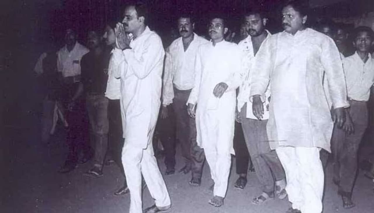 ಅನಂತ್ ಕುಮಾರ್ ಜನನ 22,1959,ತಂದೆ ನಾರಾಯಣ ಶಾಸ್ತ್ರಿ ಹಾಗು ತಾಯಿ ಗಿರಿಜಾ ಅನಂತ್ ಕುಮಾರ್ ಜನನ 22,1959,ತಂದೆ ನಾರಾಯಣ ಶಾಸ್ತ್ರಿ ಹಾಗು ತಾಯಿ ಗಿರಿಜಾ