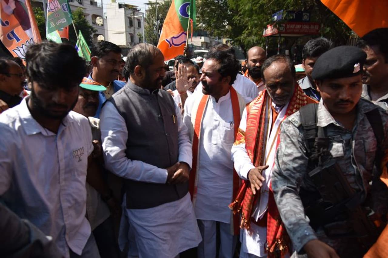 నామినేషన్ దాఖలు చేసిన బిజెపి అభ్యర్ధి లక్ష్మణ్