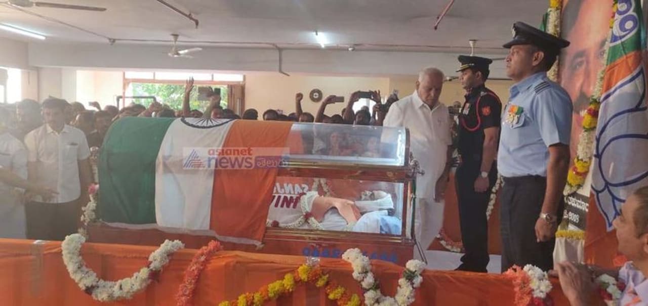 అనంతకుమార్ కు కడపటి వీడ్కోలు అనంతకుమార్ కు కడపటి వీడ్కోలు