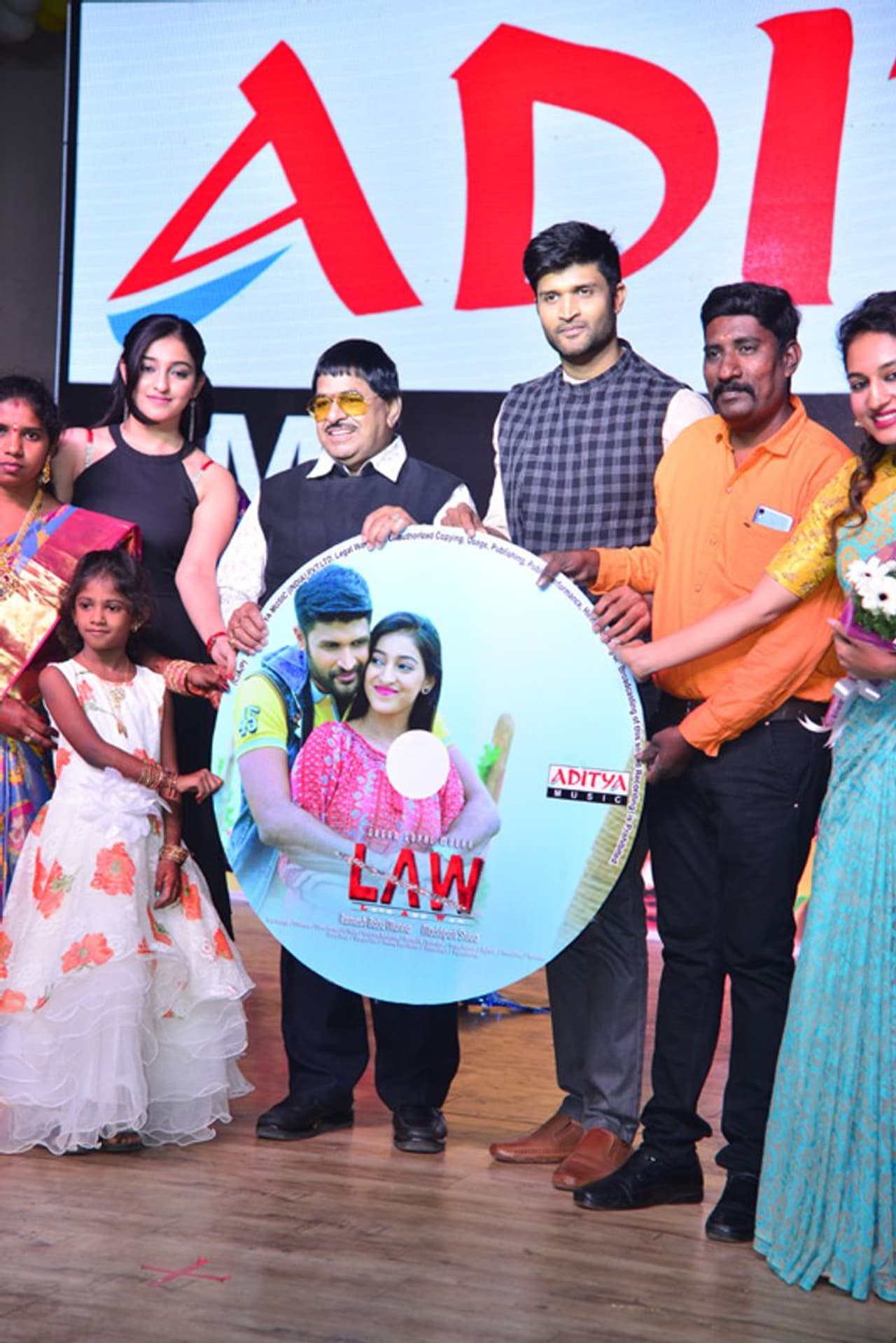 లా మూవీ పిక్చర్స్ లా మూవీ పిక్చర్స్