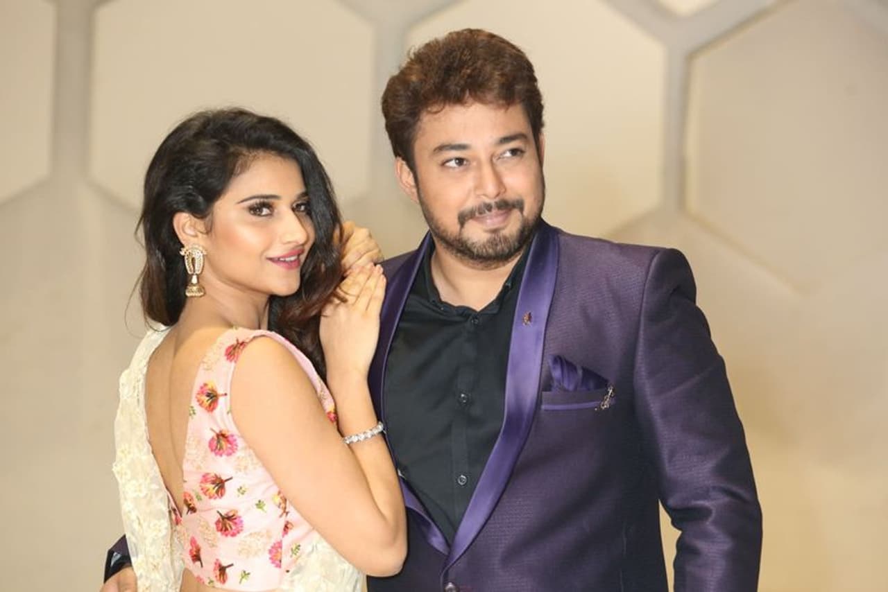 రఘు మూవీ ప్రీ రిలీజ్ ఫంక్షన్ ఫోటోలు రఘు మూవీ ప్రీ రిలీజ్ ఫంక్షన్ ఫోటోలు