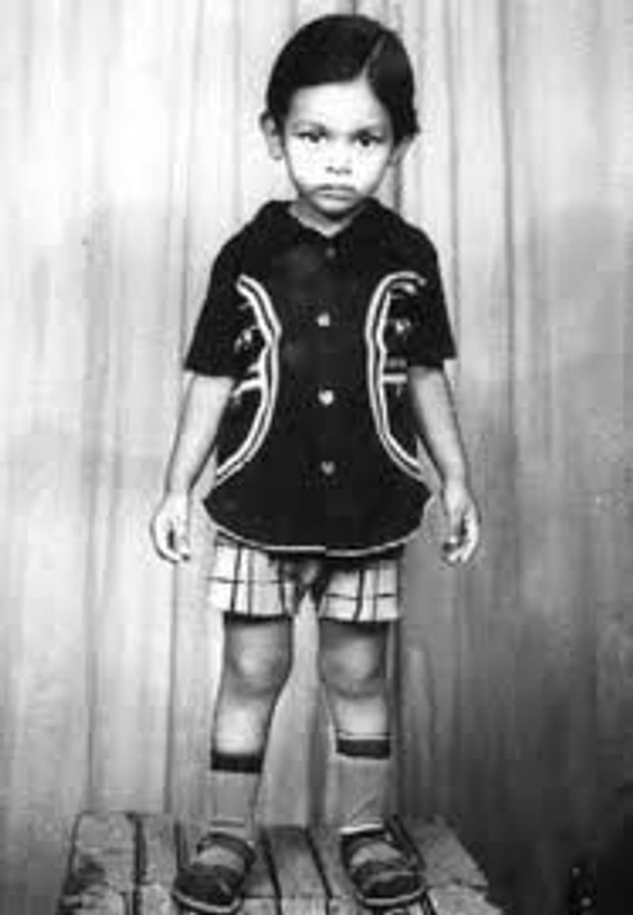 ಹುಟ್ಟಿದು 29 ಮೇ 1952ರಂದು ಮಂಡ್ಯ ಜಿಲ್ಲೆ ದೊಡ್ಡರೆಸಿಕೆರೆ ಗ್ರಾಮ.