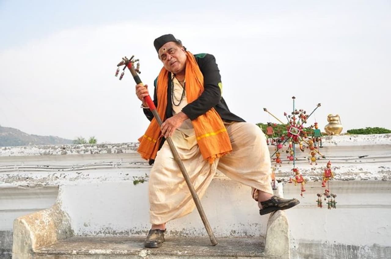 ’ಬೊಂಬೆ ಆಡ್ಸೋನು ಮೇಲೆ ಕುಂತವ್ನೆ....’ ಎಂದು ಹೇಳುತ್ತಾ ಜೀವನದ ಅರ್ಥವನ್ನು ಹೇಳಿಕೊಟ್ರು ಜಲೀಲ... ’ಬೊಂಬೆ ಆಡ್ಸೋನು ಮೇಲೆ ಕುಂತವ್ನೆ....’ ಎಂದು ಹೇಳುತ್ತಾ ಜೀವನದ ಅರ್ಥವನ್ನು ಹೇಳಿಕೊಟ್ರು ಜಲೀಲ...