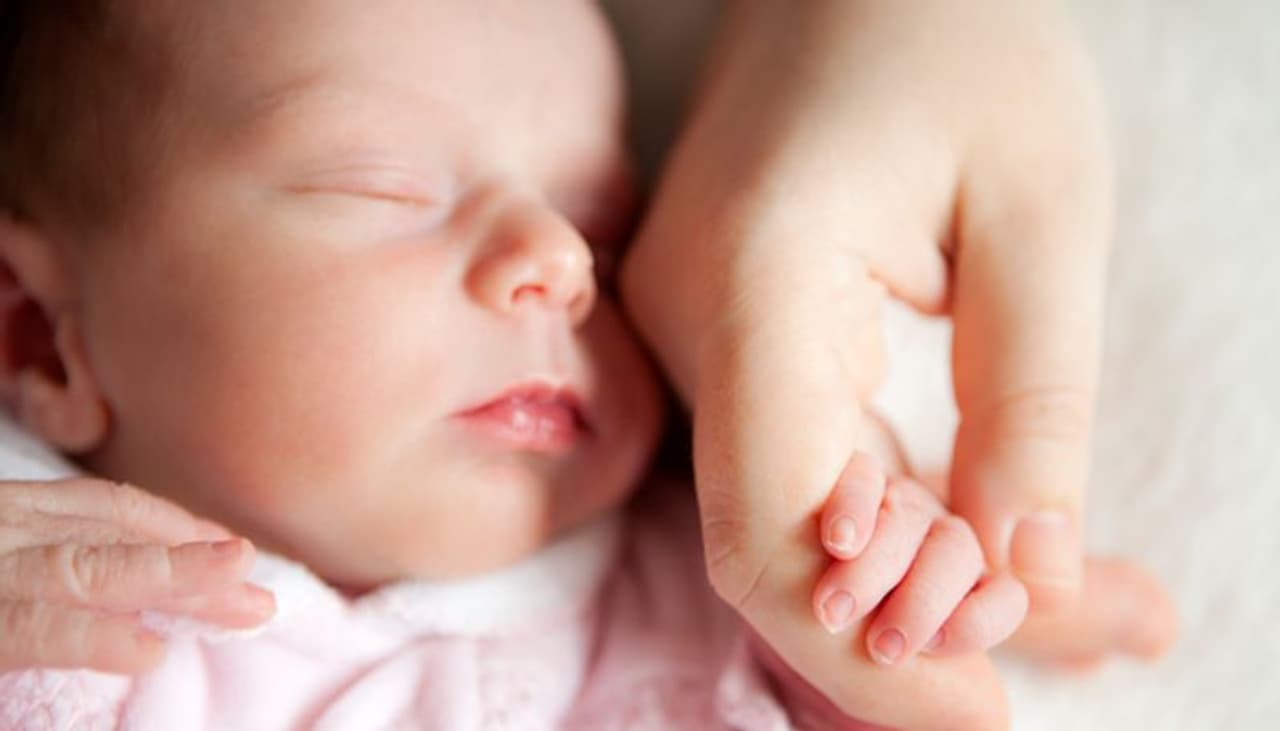 <p style="text align: justify;"><strong>2 3 4 ಚಿಕ್ಕನಿದ್ರೆ ವೇಳಾಪಟ್ಟಿ: </strong>2 3 4 ಚಿಕ್ಕನಿದ್ರೆ ವೇಳಾಪಟ್ಟಿ ಎಚ್ಚರಗೊಳ್ಳುವ ಸಮಯವನ್ನು ಕ್ರಮೇಣ ಹೆಚ್ಚಿಸಲು ಮತ್ತು ನಿಮ್ಮಕಿರು ನಿದ್ದೆ ಸಮಯವನ್ನು ಕಡಿಮೆ ಮಾಡಲು ಬಹಳ ಸರಳವಾದ ತಂತ್ರವಾಗಿದೆ. ನಿಮ್ಮ ಮಗು ಎಚ್ಚರವಾದ ಎರಡು ಗಂಟೆಗಳ ನಂತರ, ಅವರ ಮೊದಲ ಕಿರು ನಿದ್ದೆಗಾಗಿ ಮಲಗಿಸಿ. </p> <p style="text align: justify;"><strong>2 3 4 ಚಿಕ್ಕನಿದ್ರೆ ವೇಳಾಪಟ್ಟಿ: </strong>2 3 4 ಚಿಕ್ಕನಿದ್ರೆ ವೇಳಾಪಟ್ಟಿ ಎಚ್ಚರಗೊಳ್ಳುವ ಸಮಯವನ್ನು ಕ್ರಮೇಣ ಹೆಚ್ಚಿಸಲು ಮತ್ತು ನಿಮ್ಮಕಿರು ನಿದ್ದೆ ಸಮಯವನ್ನು ಕಡಿಮೆ ಮಾಡಲು ಬಹಳ ಸರಳವಾದ ತಂತ್ರವಾಗಿದೆ. ನಿಮ್ಮ ಮಗು ಎಚ್ಚರವಾದ ಎರಡು ಗಂಟೆಗಳ ನಂತರ, ಅವರ ಮೊದಲ ಕಿರು ನಿದ್ದೆಗಾಗಿ ಮಲಗಿಸಿ. </p>