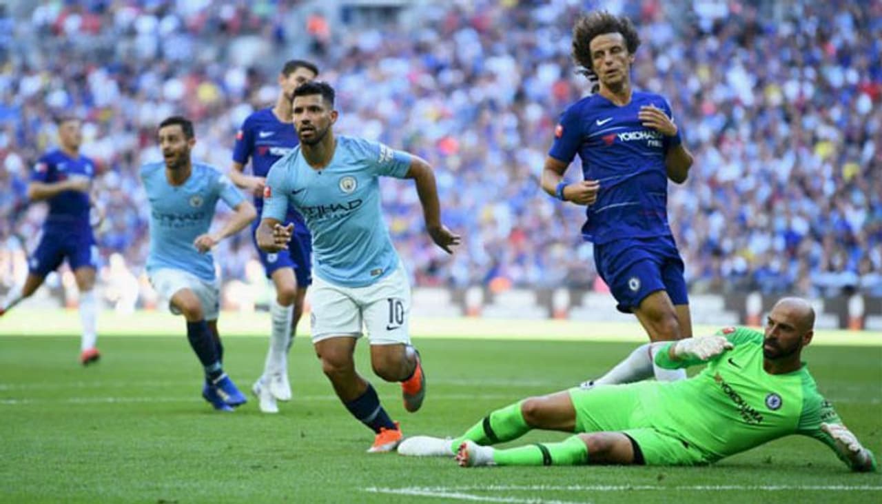 <p>As the new year, 2021, kicks in, we enter Matchday 17 of the English Premier League (EPL). Liverpool happens to remain at the top, while Manchester United is the only other team, in contention for the top spot. As fans look ahead to the New Year's clash, we present the matchday preview, involving the top teams.</p> <p>As the new year, 2021, kicks in, we enter Matchday 17 of the English Premier League (EPL). Liverpool happens to remain at the top, while Manchester United is the only other team, in contention for the top spot. As fans look ahead to the New Year's clash, we present the matchday preview, involving the top teams.</p>