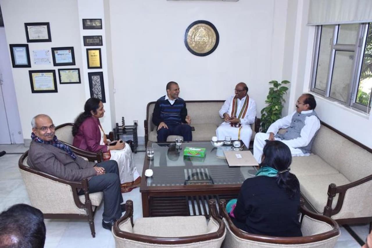 ఢిల్లీ ఎస్వీ కాలేజీ కార్యవర్గ సమావేశం (ఫోటోలు) ఢిల్లీ ఎస్వీ కాలేజీ కార్యవర్గ సమావేశం (ఫోటోలు)