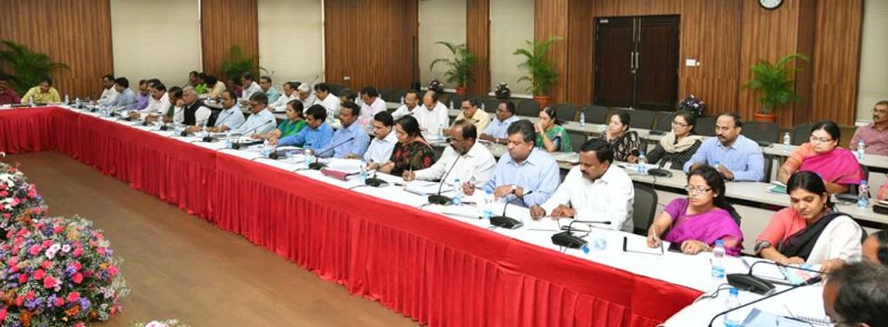 పుడ్ ప్రాసెసింగ్ పరిశ్రమ అభివృద్దిపై కేసీఆర్ సమీక్ష (ఫోటోలు) పుడ్ ప్రాసెసింగ్ పరిశ్రమ అభివృద్దిపై కేసీఆర్ సమీక్ష (ఫోటోలు)