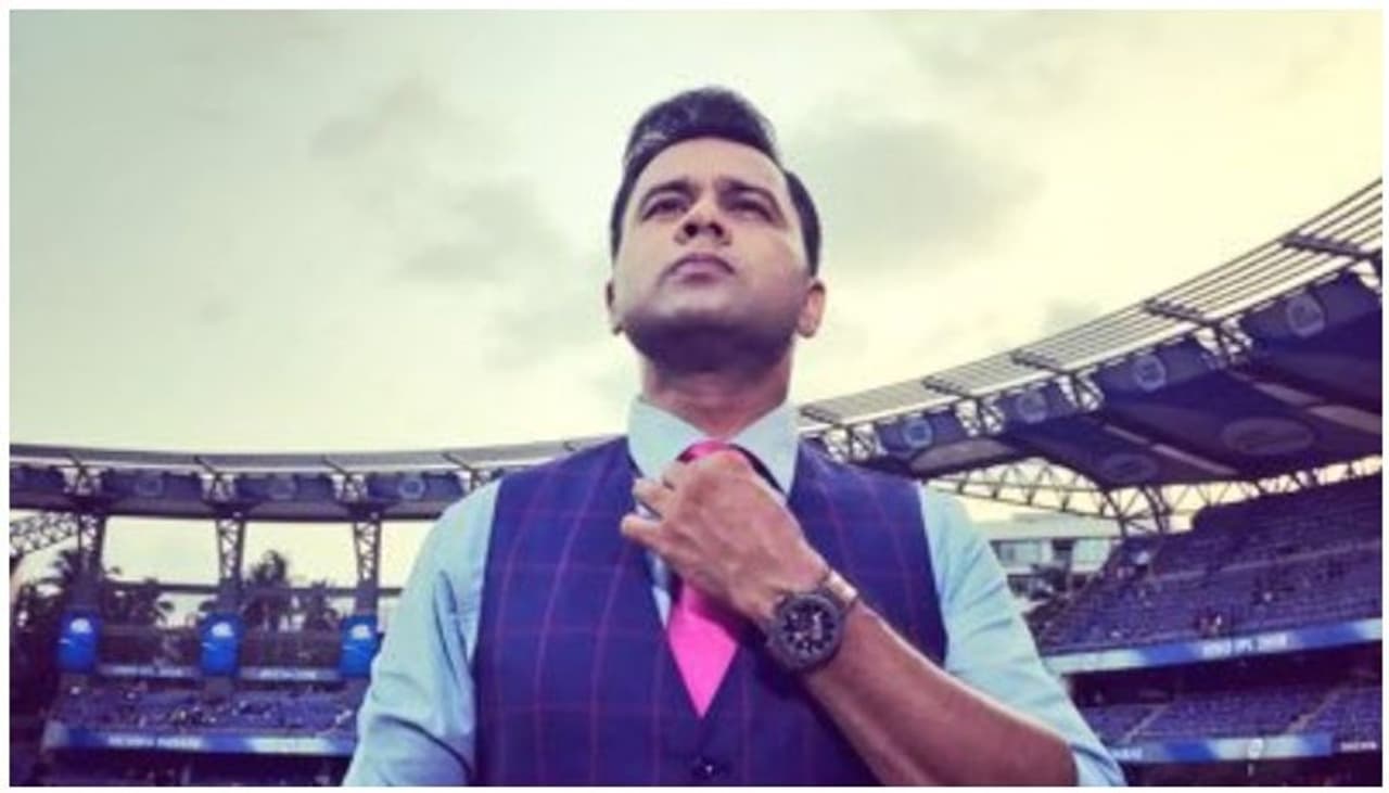 <p>Former India batsman Aakash Chopra on Thursday (July 23) said that Royal Challengers Bangalore (RCB) can benefit quite a bit with the Indian Premier League (IPL) taking place in the UAE this year.<br />&nbsp;</p>