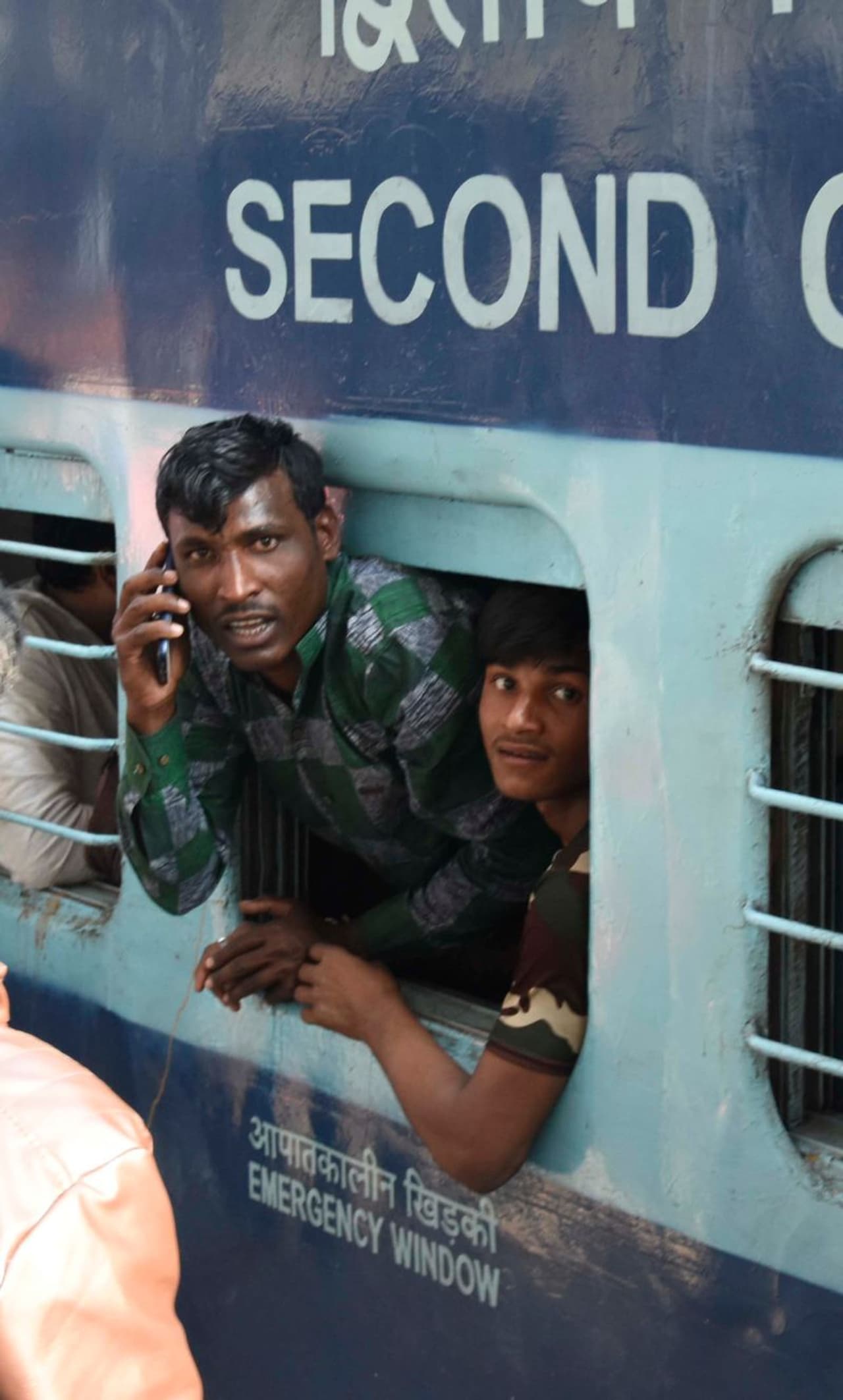 సికింద్రాబాద్ రైల్వేస్టేషన్లో సంక్రాంతి రద్దీ (ఫోటోలు) సికింద్రాబాద్ రైల్వేస్టేషన్లో సంక్రాంతి రద్దీ (ఫోటోలు)