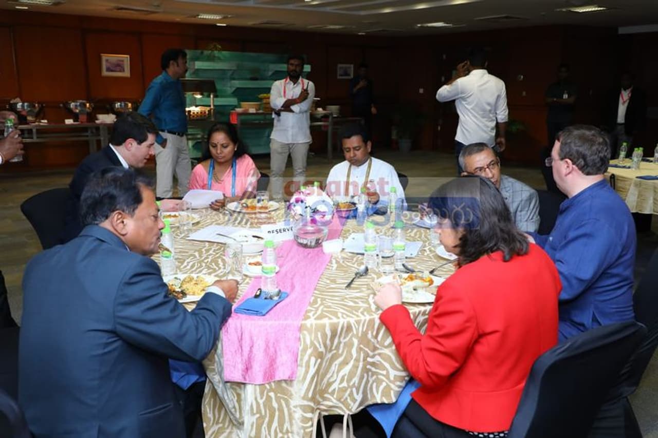 అంతర్జాతీయ యువ నాయకత్వ సదస్సులో కవిత అంతర్జాతీయ యువ నాయకత్వ సదస్సులో కవిత