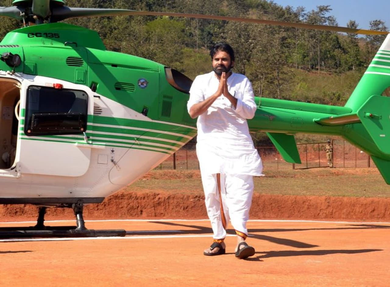 పవన్ కల్యాణ్ బహిరంగ సభ (ఫొటోలు) పవన్ కల్యాణ్ బహిరంగ సభ (ఫొటోలు)