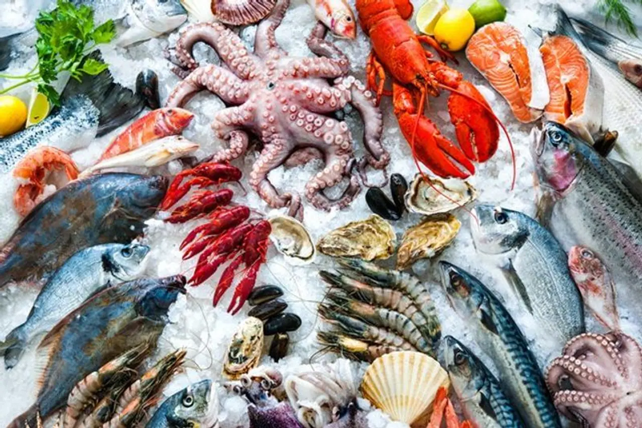 <p>Often called the brain food, seafood helps ease symptoms of depression and keeps your heart hail and healthy. It even keeps your hair and skin looking radiant. Fish is also proven to have anti inflammatory benefits.</p>