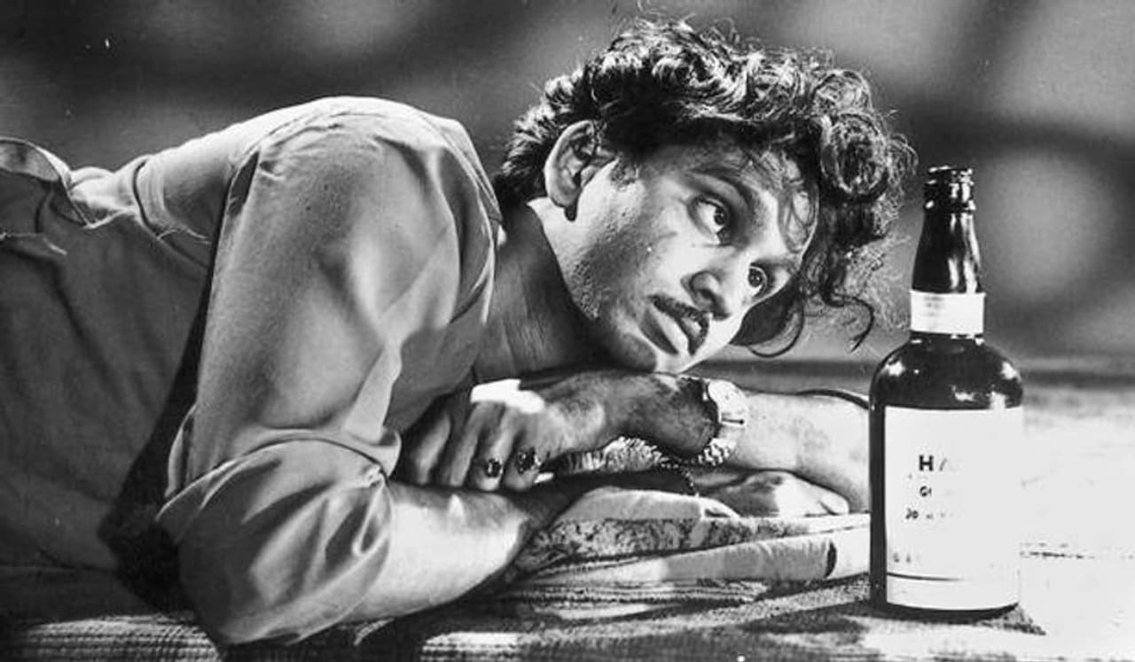 1953 లో వచ్చిన 'దేవదాసు' చిత్రం ఇప్పటి జెనరేషన్ ని కూడా ఎంతగానో ఆకట్టుకుంటుంది. ఈ సినిమా అక్కినేని నాగేశ్వరావు గారికి ఎంత పేరు తెచ్చిపెట్టిందో ప్రత్యేకంగా చెప్పనక్కర్లేదు. ఇప్పటికే ఆ సినిమాలో పాటలు వినిపిస్తూనే ఉన్నాయి. 1953 లో వచ్చిన 'దేవదాసు' చిత్రం ఇప్పటి జెనరేషన్ ని కూడా ఎంతగానో ఆకట్టుకుంటుంది. ఈ సినిమా అక్కినేని నాగేశ్వరావు గారికి ఎంత పేరు తెచ్చిపెట్టిందో ప్రత్యేకంగా చెప్పనక్కర్లేదు. ఇప్పటికే ఆ సినిమాలో పాటలు వినిపిస్తూనే ఉన్నాయి.