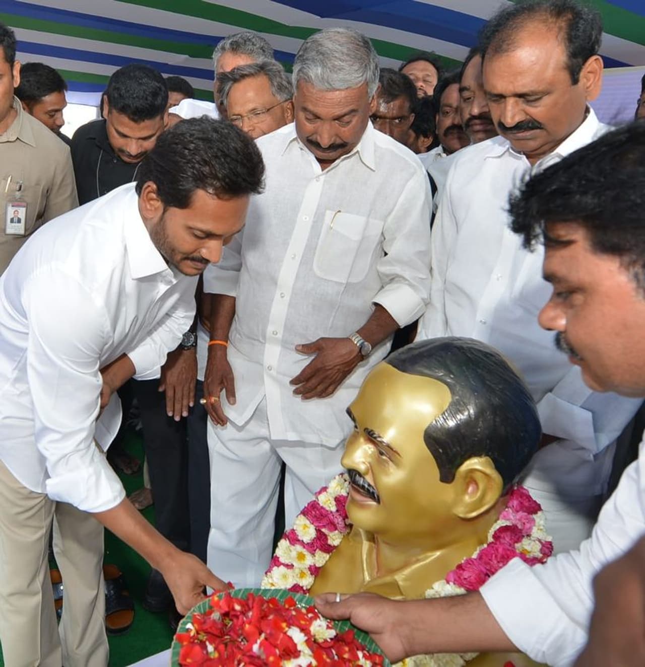 తిరుపతిలో వైఎస్సార్సీపీ సమర శంఖారావ సభ తిరుపతిలో వైఎస్సార్సీపీ సమర శంఖారావ సభ