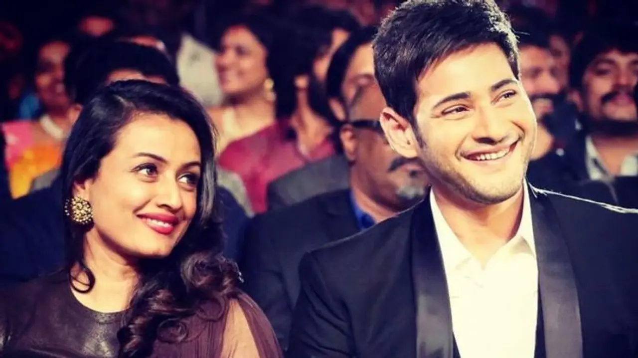 <p>ಕೊಡಗಿನ ಬೆಡಗಿ ರಶ್ಮಿಕಾ ಕೊಡಗಿನಿಂದಲೇ ಗಿಫ್ಟ್ ಕೊಂಡೊಯ್ದಿದ್ದಾರೆ.</p> <p>ಕೊಡಗಿನ ಬೆಡಗಿ ರಶ್ಮಿಕಾ ಕೊಡಗಿನಿಂದಲೇ ಗಿಫ್ಟ್ ಕೊಂಡೊಯ್ದಿದ್ದಾರೆ.</p>