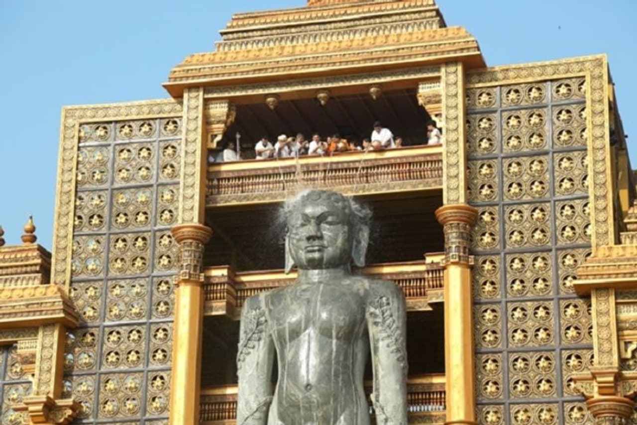 ಧರ್ಮಸ್ಥಳದಲ್ಲಿ ಮಹಾಮಸ್ತಕಾಭಿಷೇಕದ ಸಂಭ್ರಮ 12 ವರ್ಷಕ್ಕೊಮ್ಮೆ ಬಾಹುಬಲಿಗೆ ಅಷ್ಟದ್ರವ್ಯ ಅಭಿಷೇಕ