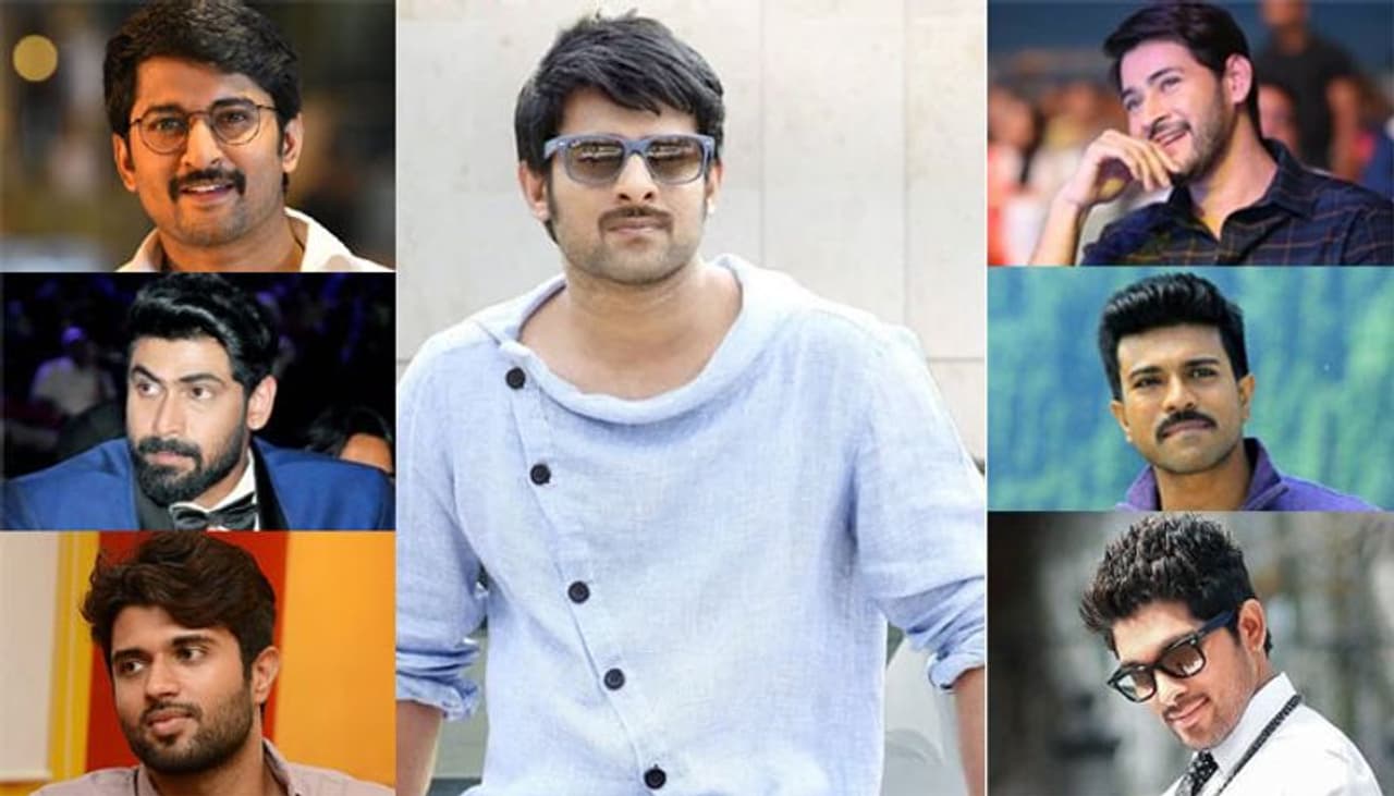 తెలుగు సినిమాకు అంతర్జాతీయంగా మంచి గుర్తింపు లభిస్తోంది. ప్రస్తుతం ఇండస్ట్రీలో స్టార్ హీరోలు తమ హవా సాగిస్తోంది. వారసత్వ హీరోలతో పాటు బయట హీరోలు కూడా తమ నటనతో జనాలను మెప్పిస్తున్నారు. అయితే వంద కోట్లు పెట్టి సినిమా తీసేప్పుడు యాభై కోట్ల వరకు హీరోలు, దర్శకుల రెమ్యునరేషన్ కే వెళ్లిపోతుంది. సినిమాలు హిట్ అవుతున్నా.. హీరోలు, దర్శకుల రెమ్యునరేషన్ కారణంగా భారీ నష్టాలు తప్పడం లేదని అంటున్నారు విమర్శకులు. మరి మన స్టార్లు ఎంత రెమ్యునరేషన్ తీసుకుంటున్నారంటే.. తెలుగు సినిమాకు అంతర్జాతీయంగా మంచి గుర్తింపు లభిస్తోంది. ప్రస్తుతం ఇండస్ట్రీలో స్టార్ హీరోలు తమ హవా సాగిస్తోంది. వారసత్వ హీరోలతో పాటు బయట హీరోలు కూడా తమ నటనతో జనాలను మెప్పిస్తున్నారు. అయితే వంద కోట్లు పెట్టి సినిమా తీసేప్పుడు యాభై కోట్ల వరకు హీరోలు, దర్శకుల రెమ్యునరేషన్ కే వెళ్లిపోతుంది. సినిమాలు హిట్ అవుతున్నా.. హీరోలు, దర్శకుల రెమ్యునరేషన్ కారణంగా భారీ నష్టాలు తప్పడం లేదని అంటున్నారు విమర్శకులు. మరి మన స్టార్లు ఎంత రెమ్యునరేషన్ తీసుకుంటున్నారంటే..