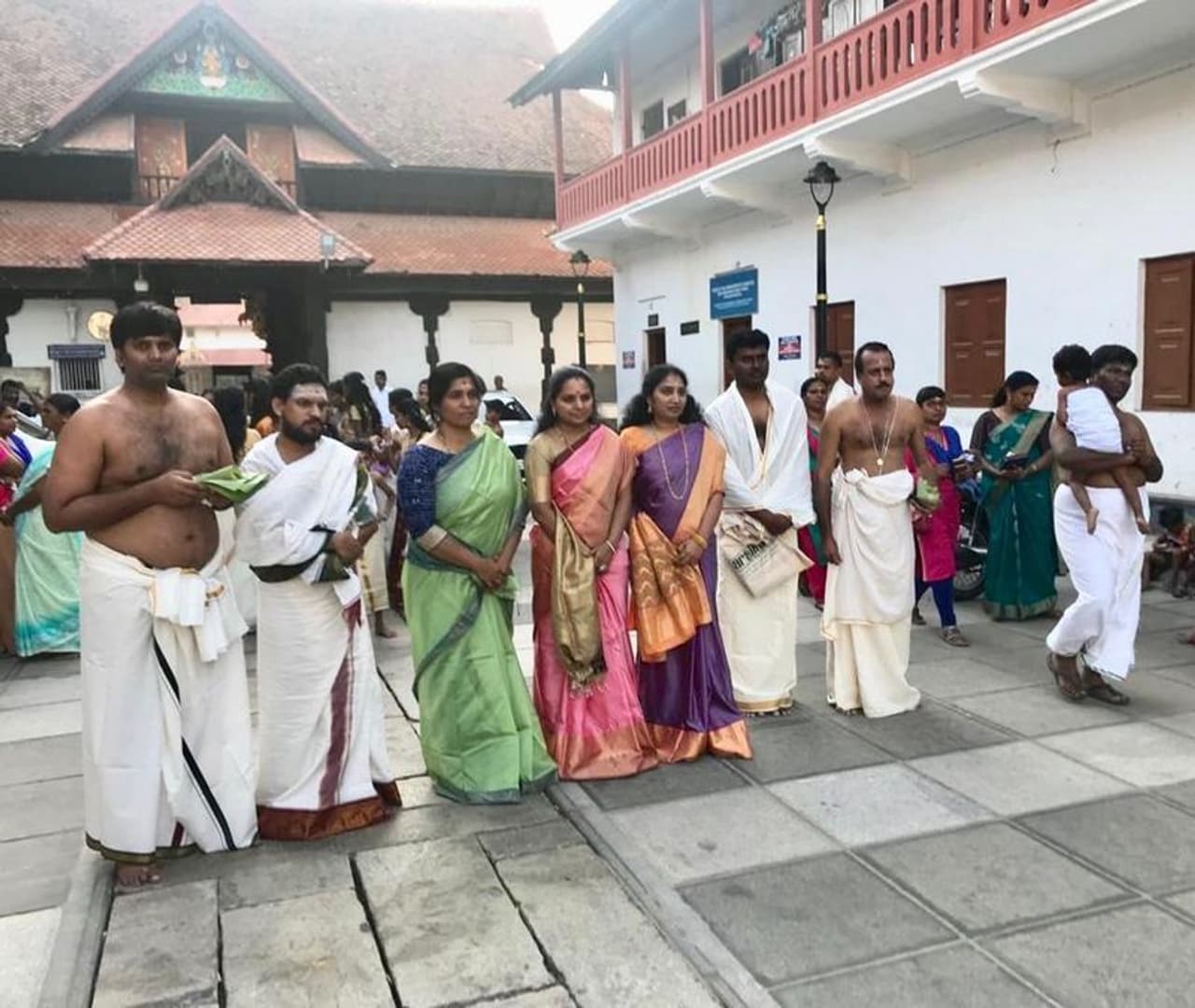 అనంత పద్మనాభస్వామిని దర్శించుకొన్న కవిత (ఫోటోలు) అనంత పద్మనాభస్వామిని దర్శించుకొన్న కవిత (ఫోటోలు)