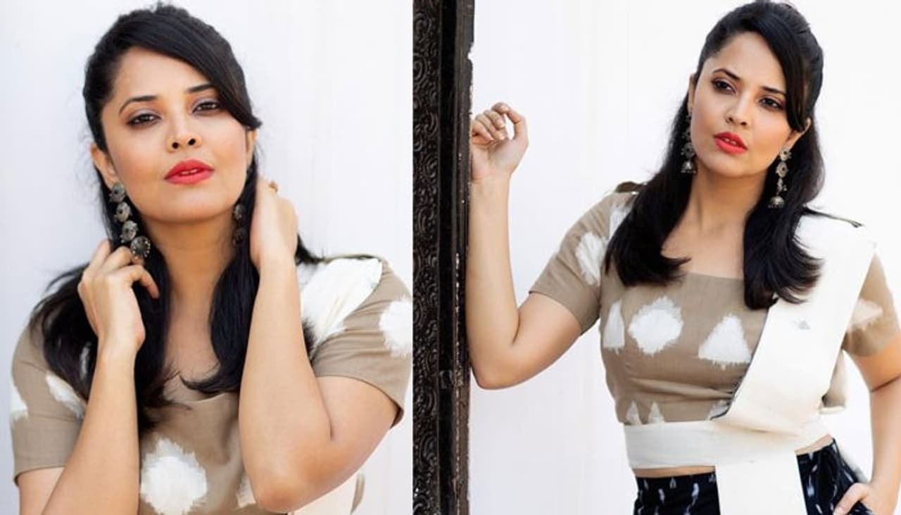 (Courtesy Instagram) జబర్దస్త్ లుక్ లో అనసూయ (Courtesy Instagram) జబర్దస్త్ లుక్ లో అనసూయ