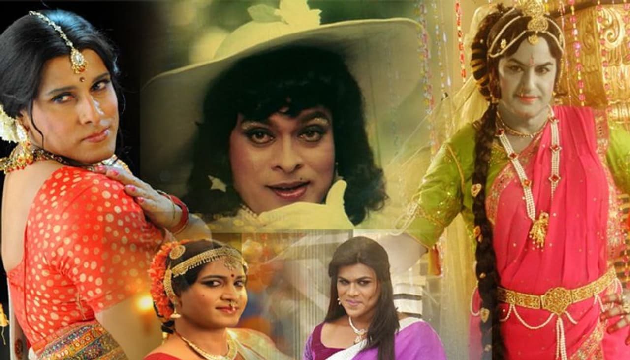 యాక్షన్ సీన్స్ తో అలాగే కామెడీ టైమింగ్ తో అభిమానులను ఎట్రాక్ట్ చేసిన కొంత మంది స్టార్ యాక్టర్స్ అప్పుడపుడు లేడి గెటప్స్ లో దర్శనమిచ్చారు. అప్పట్లో ఫ్యాన్స్ వారిని అలా చూసి ఒక్కసారిగా షాక్ అయ్యారు. అయితే కథలో భాగంగా సరదాగా చేసిన కొన్ని గెటప్స్ హీరోలకు మంచి గుర్తింపు తెచ్చిపెట్టాయి. యాక్షన్ సీన్స్ తో అలాగే కామెడీ టైమింగ్ తో అభిమానులను ఎట్రాక్ట్ చేసిన కొంత మంది స్టార్ యాక్టర్స్ అప్పుడపుడు లేడి గెటప్స్ లో దర్శనమిచ్చారు. అప్పట్లో ఫ్యాన్స్ వారిని అలా చూసి ఒక్కసారిగా షాక్ అయ్యారు. అయితే కథలో భాగంగా సరదాగా చేసిన కొన్ని గెటప్స్ హీరోలకు మంచి గుర్తింపు తెచ్చిపెట్టాయి.