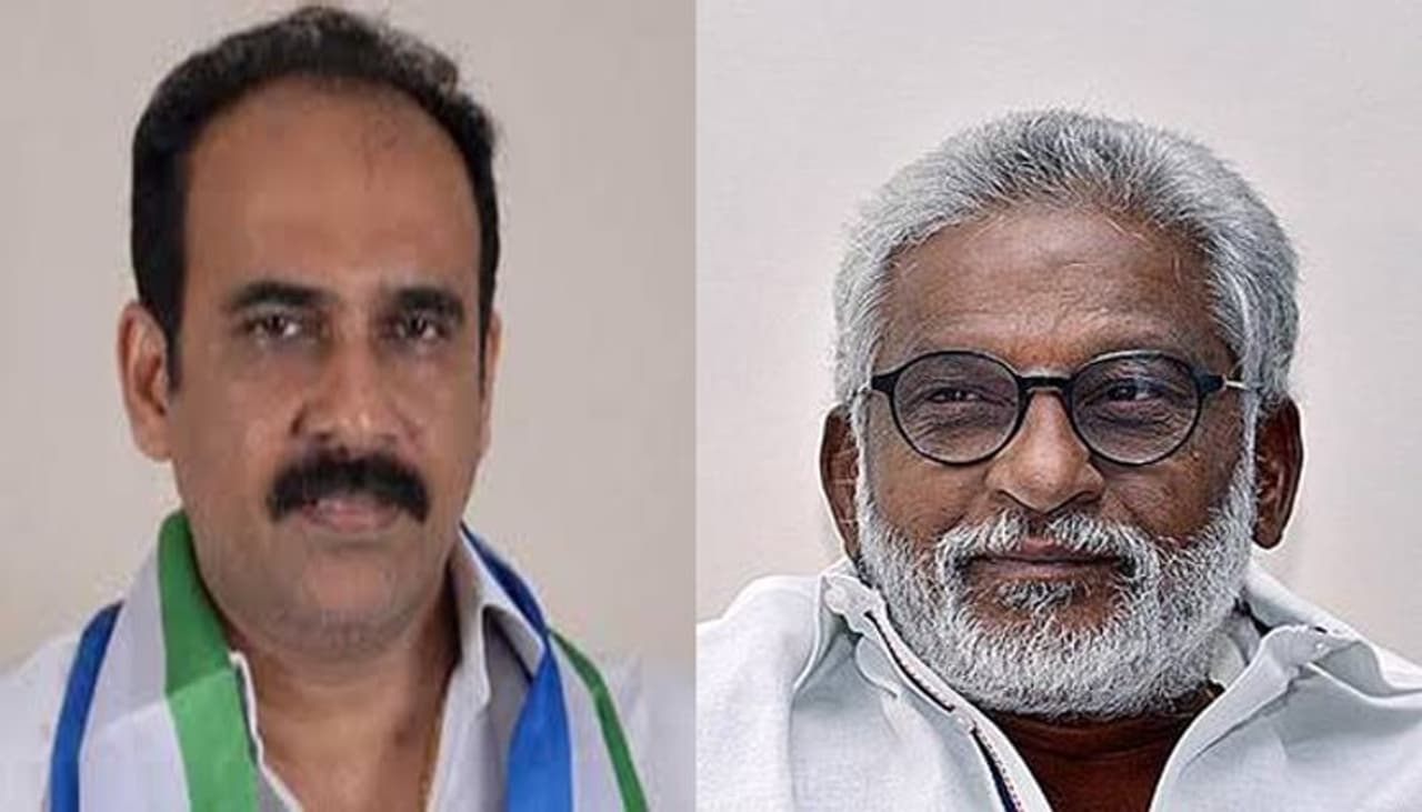 ఒంగోలు: మాజీ మంత్రి బాలినేని శ్రీనివాస రెడ్డితో ఉన్న విభేదాల కారణంగానే ఒంగోలు సీటును వైవీ సుబ్బారెడ్డి జారవిడుచుకున్నట్లు తెలుస్తోంది. బాలినేనితో విభేదాల వల్ల తిరిగి బాబాయ్ వైవీ సుబ్బారెడ్డిని ఒంగోలు పార్లమెంటు సీటులో పోటీకి దింపితే చిక్కులు తప్పవని వైఎస్సార్ కాంగ్రెసు పార్టీ అధ్యక్షుడు వైఎస్ జగన్మోహన్ రెడ్డి భావించినట్లు తెలుస్తోంది.