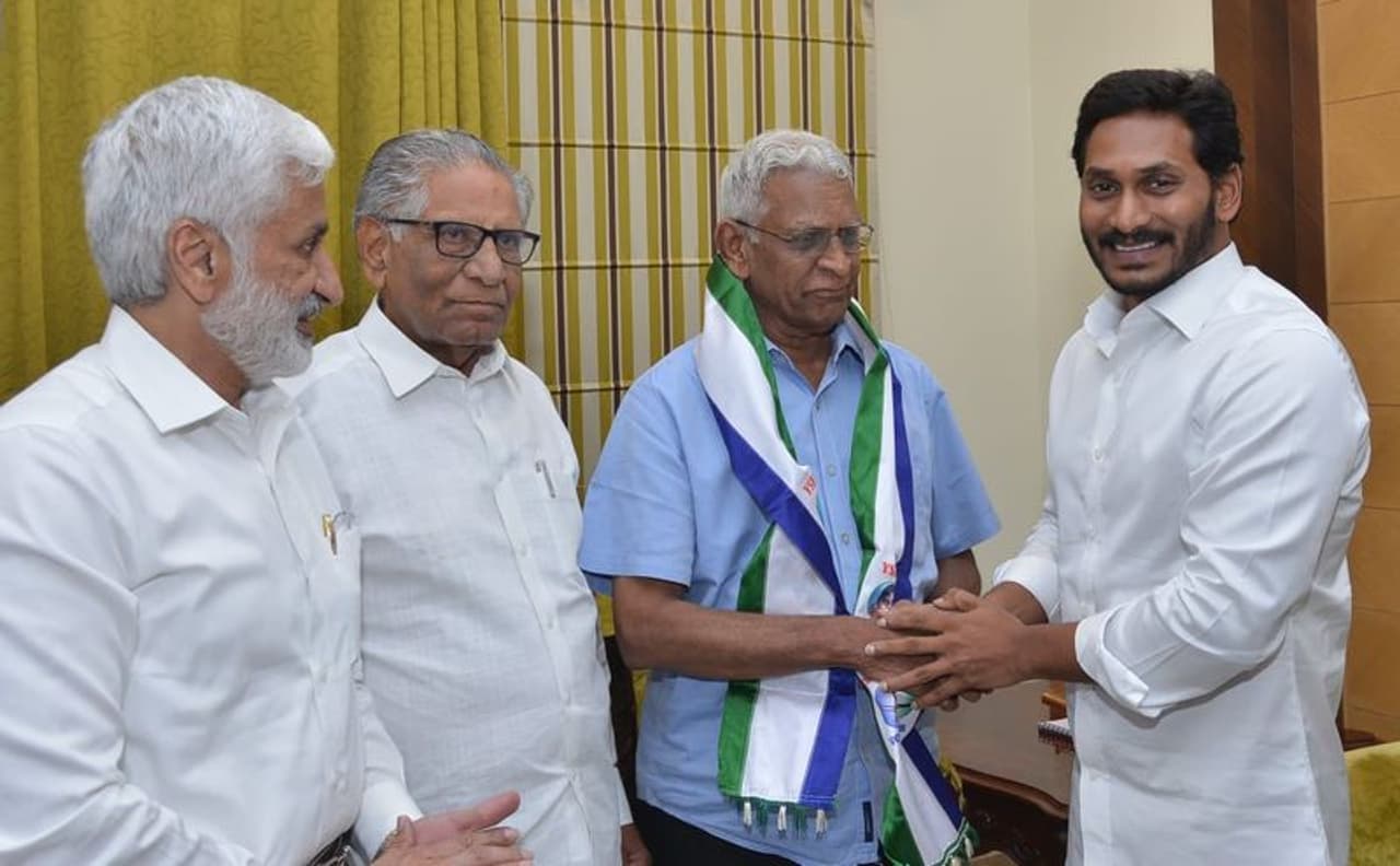 వైసిపిలో చేరిన డాక్టర్ బాబ్దీ వైసిపిలో చేరిన డాక్టర్ బాబ్దీ